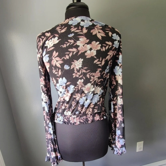 American Eagle Soft & Sexy Floral Crepe Top - Picture 3 of 5
